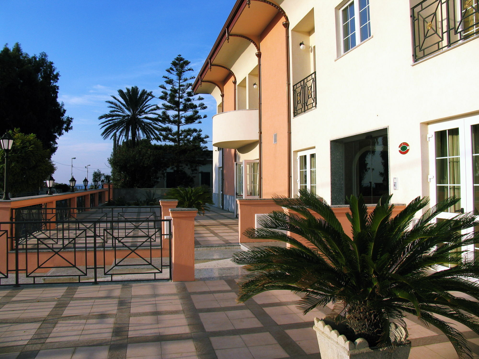 Regent Beach Hotel & Apartments Reggio di Calabria Kültér fotó