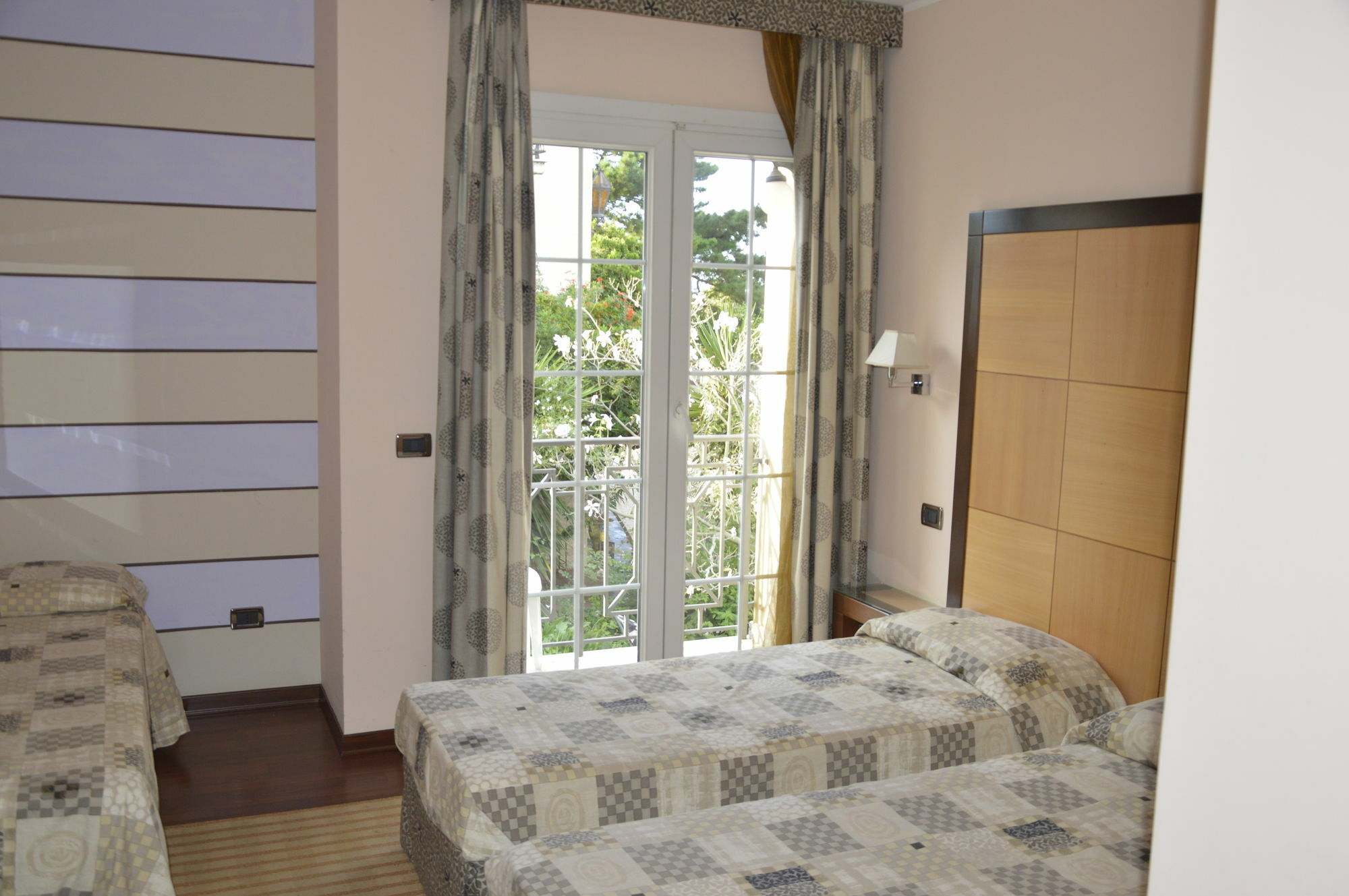 Regent Beach Hotel & Apartments Reggio di Calabria Kültér fotó